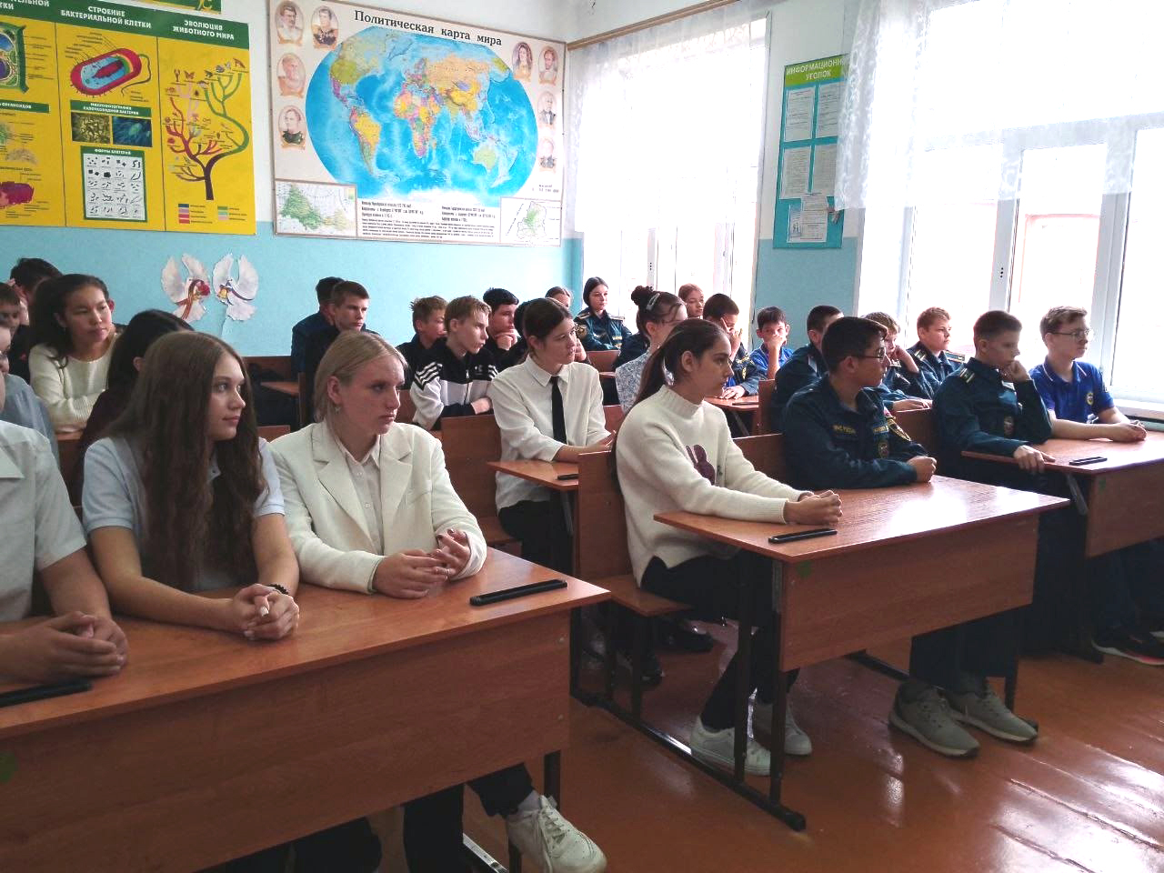 Закружилась листва золотая