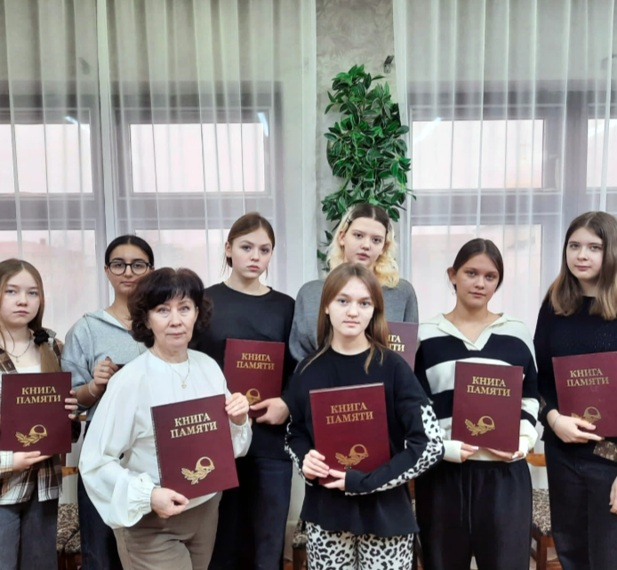 Героев помним имена